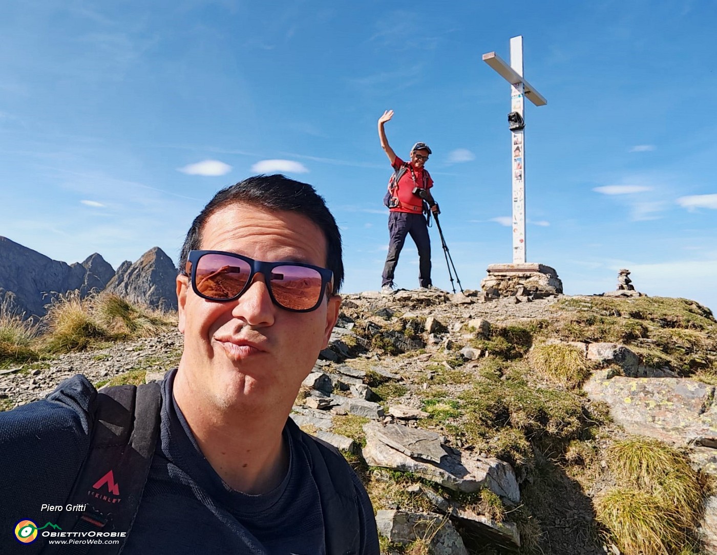 46 Alla croce di vetta di Cima Val Pianella (2349 m).jpg